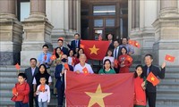 越南国庆升旗仪式首次在美国泽西市举行