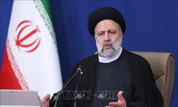 伊朗总统称不接受核谈判中的“过分”要求