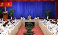 范明政总理要求加快高速公路建设进度