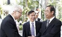 Singapore’s President Tony Tan Keng Yam visits Binh Duong province 