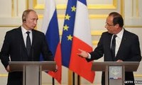Russian and France hold different views on the Syria crisis 