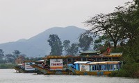 Boat trip on Huong River, Hue singing enjoyment