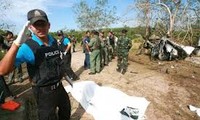 Bombing in southern Thailand kills 5 police