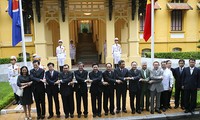 Vietnam holds ASEAN flag-hoisting ceremony