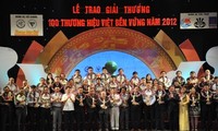 100 businesses awarded Sustainable Vietnamese Trademark 2012 title