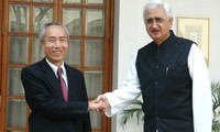 Vietnam Fatherland Front Chairman Huynh Dam visits India