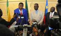 Central Africa's pressured leader open to unity government