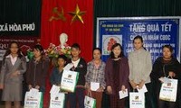 Tet aid for the poor launched in localities 