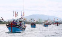 Fishermen in Khanh Hoa set sail in Truong Sa