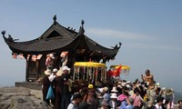 Visiting Yen Tu pagoda