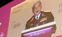 Deputy Defense Minister Nguyen Chi Vinh makes speech at the 12th Asia Security Summit 