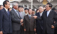 Cambodian Prime Minister and opposition leader fail to resolve election stand off 