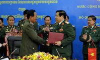 Vietnam, Cambodia to enhance national defense cooperation