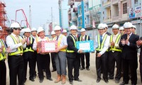 Deputy Prime Minister Phuc pays Tet visit to fly over construction site in Hue tri-junction