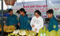 Warm Tet for soldiers and others in My Khanh commune 