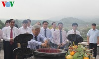 Party General Secretary visits Ha Tinh province