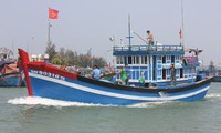 Vietnamese fishermen go fishing despite being attacked