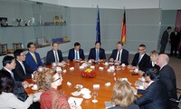 Prime Minister Nguyen Tan Dung meets with German Parliamentary Speaker