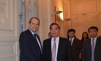 France backs Vietnam’s stance on East Sea issue