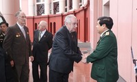 Minister of Defense Phung Quang Thanh receives Russia, Belarusian war veterans