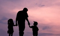 Ba kể con nghe - Listen to my father