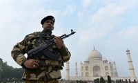 Obama cancels Taj Mahal visit
