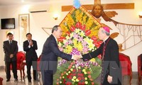 VFF President visits Thanh Hoa Bishop’s Office