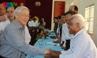 Party General Secretary Nguyen Phu Trong visits Tieu Can district, Tra Vinh province