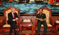 US Navy Secretary welcomed in Hanoi