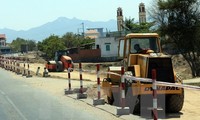 Deputy PM Hoang Trung Hai inspects progress of Da Nang-Quang Ngai highway project