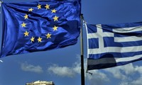Efforts to resolve Greek crisis