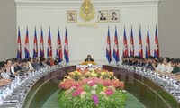 Cambodian PM receives Vietnam-Cambodia Friendship Association delegation