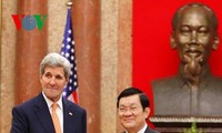 President Truong Tan Sang receives US Secretary of State John Kerry