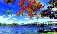 Huong river, Ngu mountain reflect Hue’s romantic beauty