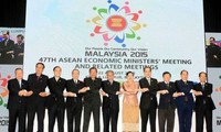 ASEAN is determined to form ASEAN Economic Community by year-end