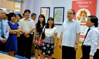 Vietnam Fatherland Front leader visits Hanoi University