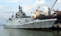 Indian navy ship anchors at Da Nang port