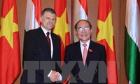 Vietnam, Hungary seek stronger parliamentary ties