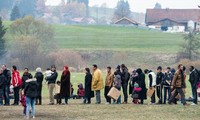 Germany extends refugee checks at border 