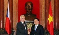 President Truong Tan Sang receives Czech Senate President