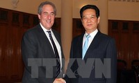 PM Nguyen Tan Dung receives US Trade Representative 