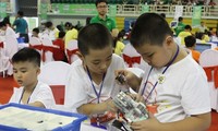 Vietnamese students win prizes at Int'l Robothon Competition