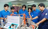 Vietnam improves human resources to join ASEAN Community 