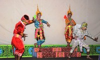 “Ro bam”, a typical dance-drama of the Khmer