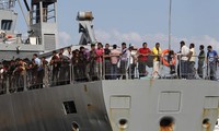 US backs NATO naval patrol in Mediterranean to close refugee route