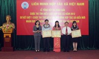 Award ceremony for the contest on Vietnam Law on Cooperatives 2012 