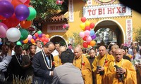 VFF President congratulates Buddhist monks and followers on Vesak 2016