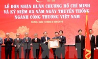 Prime Minister attends 65th anniversary ceremony of trade sector