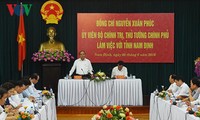 Prime Minister Nguyen Xuan Phuc works with Nam Dinh province
