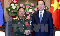 President Tran Dai Quang: Vietnam and Laos should boost defense ties